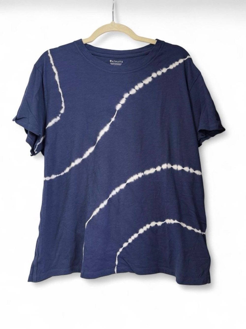 NWOT Athleta Navy and White Spiral Tie-Dye Tee